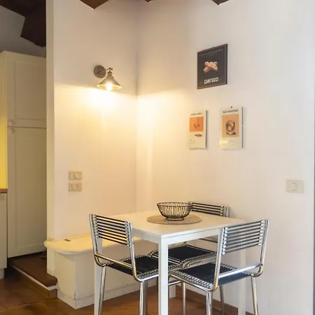 Daire Fabio's Rustic Flat Floransa